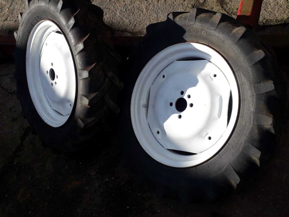 par de rodas motocultivador ou trator articulado