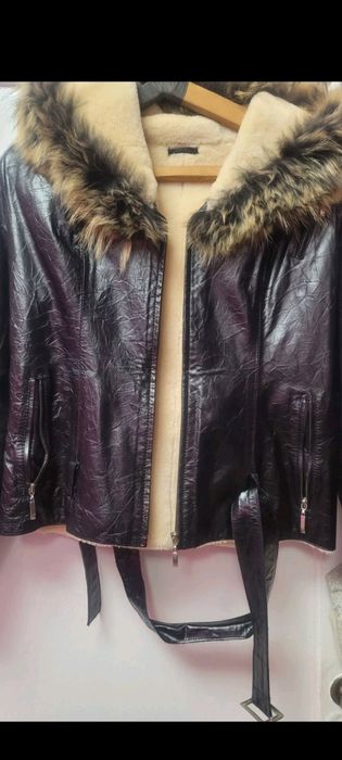 женская дубленка из натуральной кожи с отделкой из меха овчины. 
Х