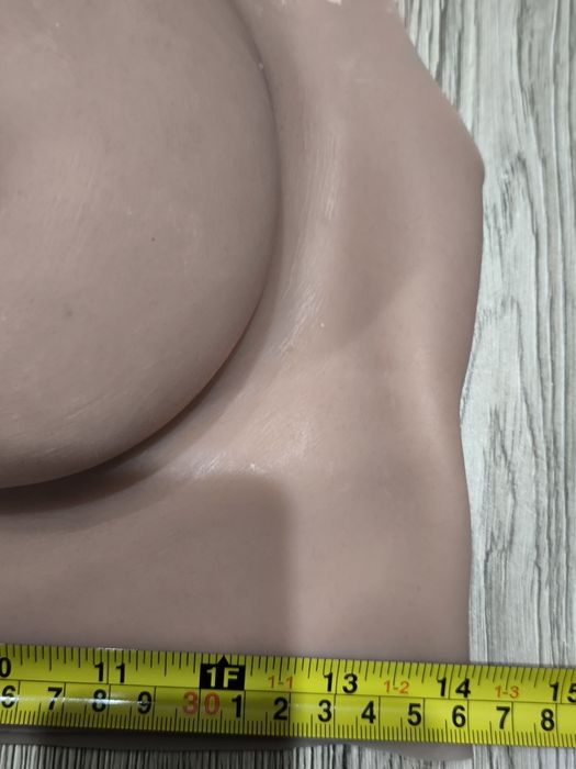 Proteza piersi sztuczne silikonowe
