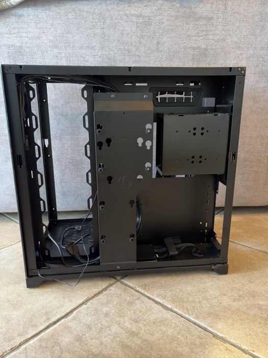 Caixa LianLi PC-011 Dynamic Razer Edition + GPU Riser