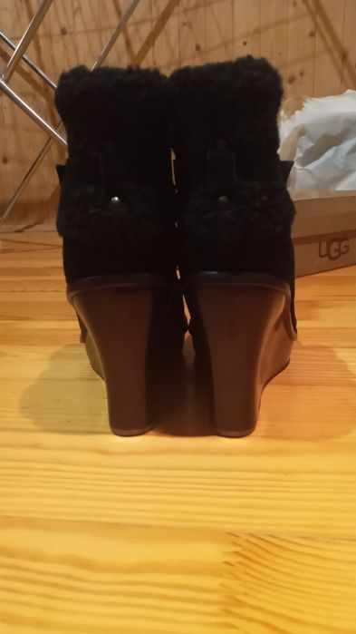 UGG жіночі сапожкі розмір 41