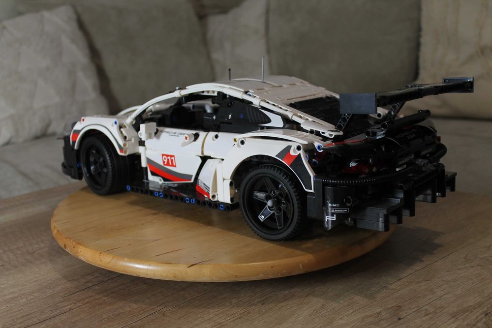 Samochód Sportowy PORSCHE 911 RSR klocki auto 1580 elementów (42096)