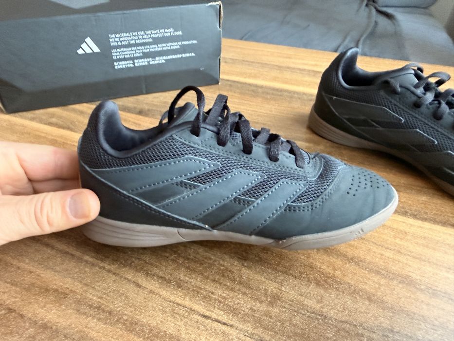 Halówki Adidas Predator club in sala - jak nowe. Rozmiar 33,5