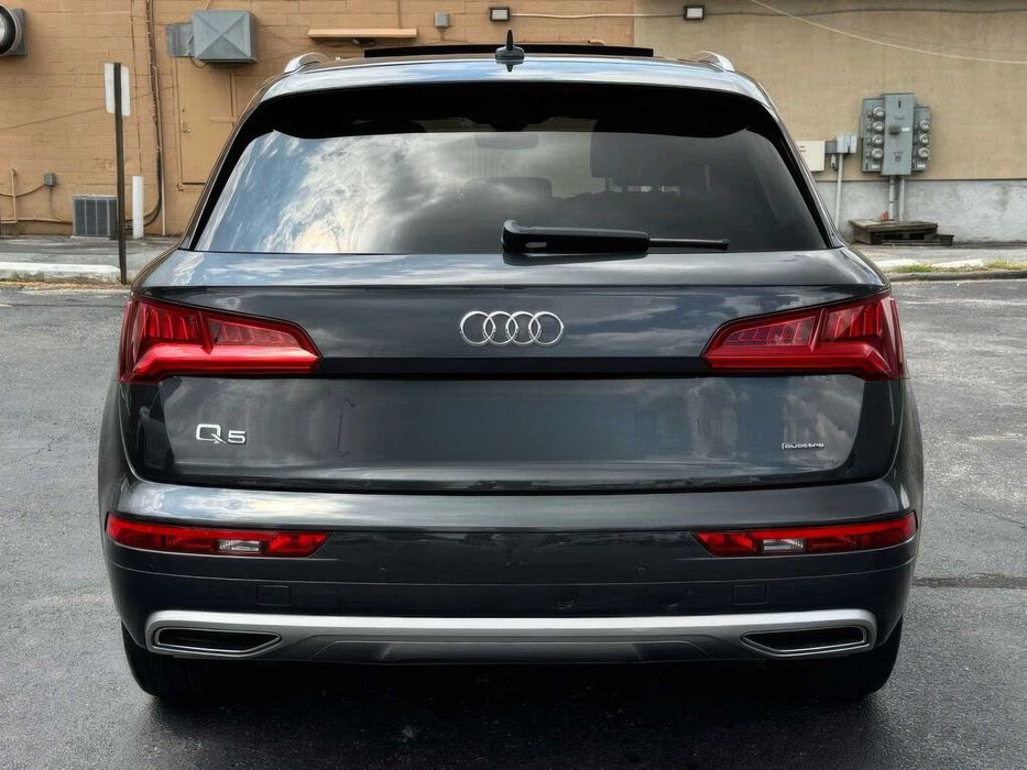 Audi Q5      2020