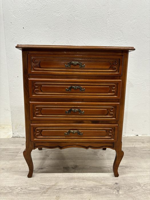 Piękna komoda szufladowa w stylu ludwikowskim
