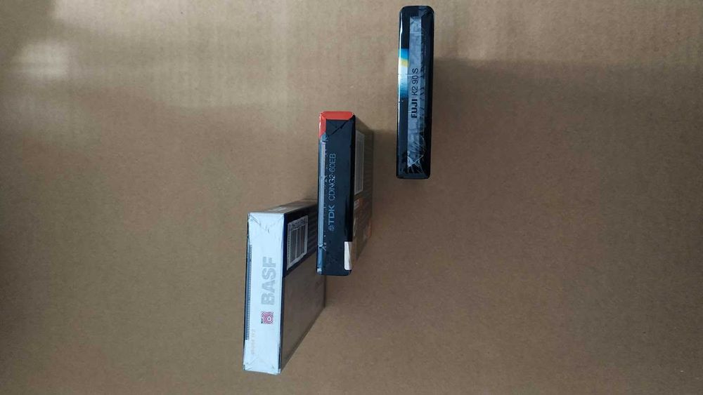 Cassetes áudio VIRGENS SELADAS dos anos 90