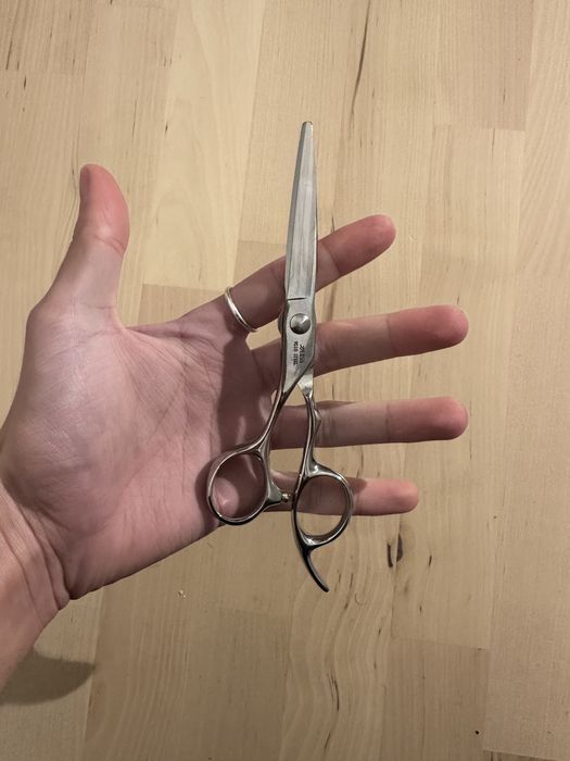 Tesoura Esquerdina Titan