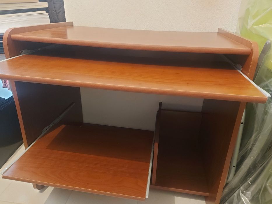 Secretária para computador
