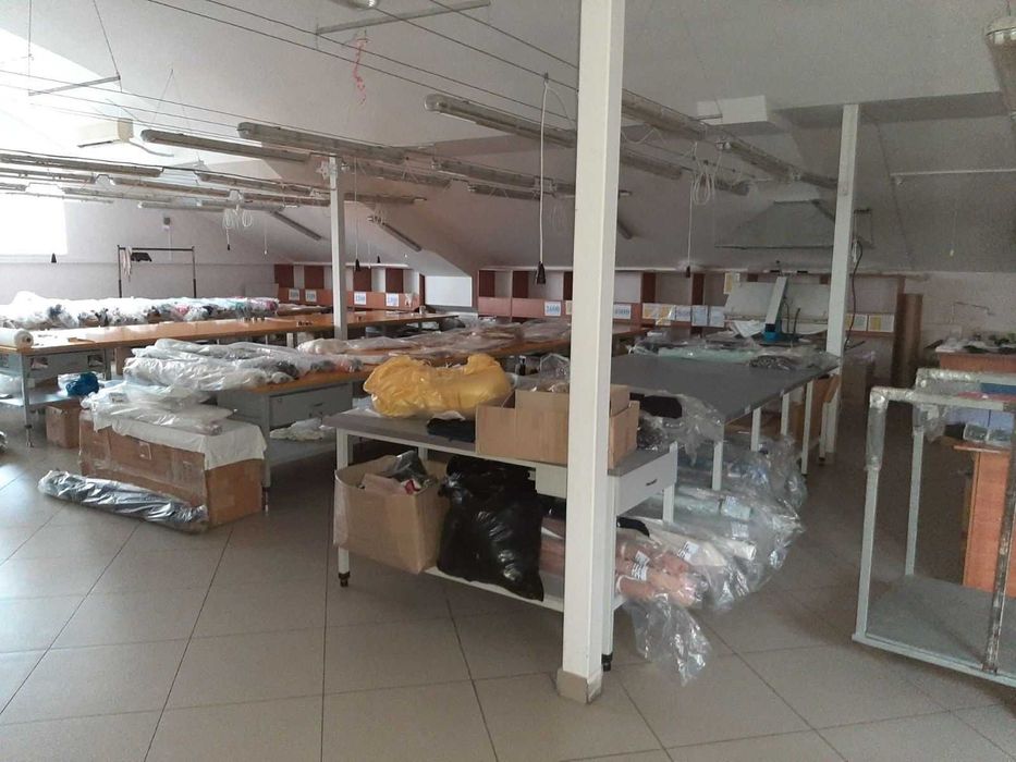 Продам 3-й поверх універсального приміщення по вул. Оборонній.