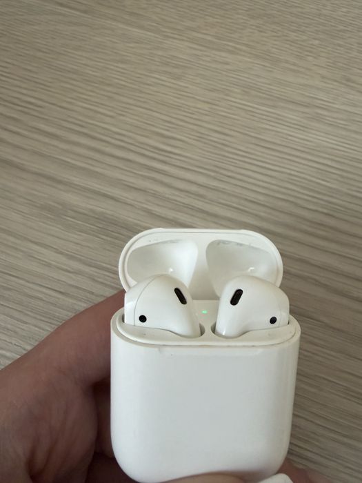 Продаю AirPods 2