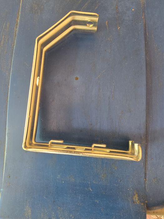 Wieszak korytka siatkowego WSKS 100 BAKS