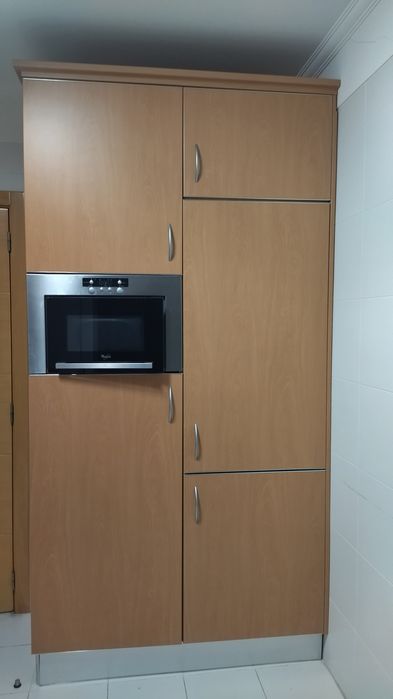 Cozinha completa com eletrodomésticos