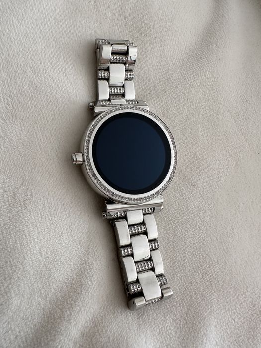 Relógio Smartwatch Michael Kors Access prateado com cristais