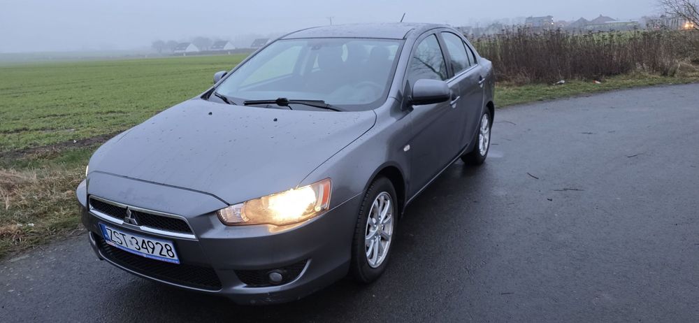 Mitsubishi Lancer Mitsubishi Lancer 1.8 Mivec 140KM  2011 Sedan