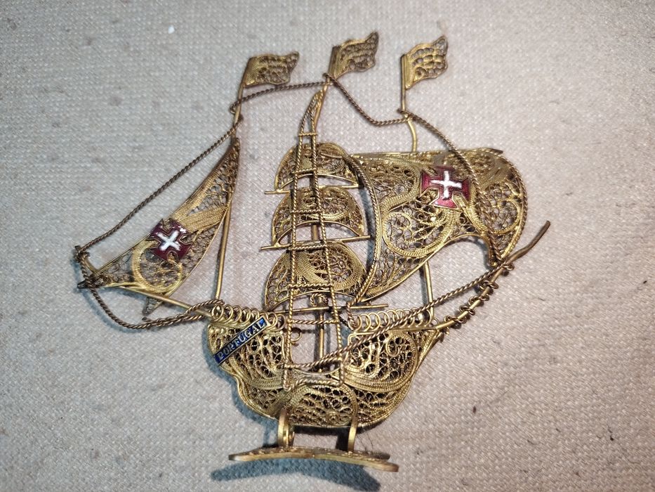 Caravela Portuguesa em Filigrana Dourada