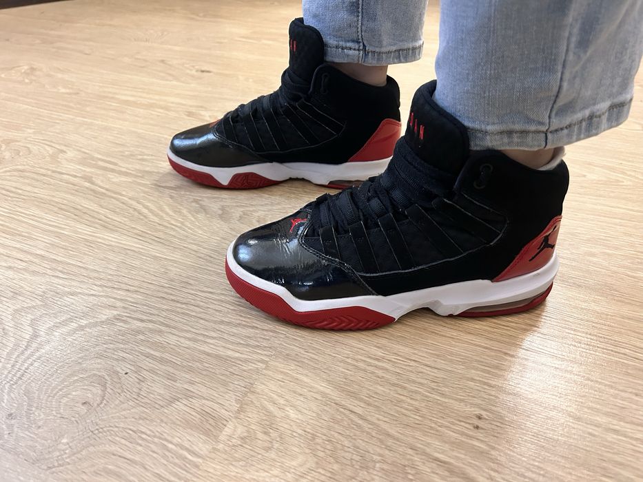 кросівки Nike Air Jordan Max Aura