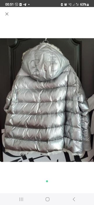 Сріблястий зимовий пуховик MONCLER. Оригінал