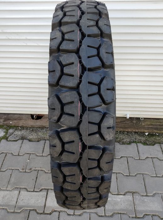 Продаю шину Лапа 260/508або (9.00-20) Росава нс 12