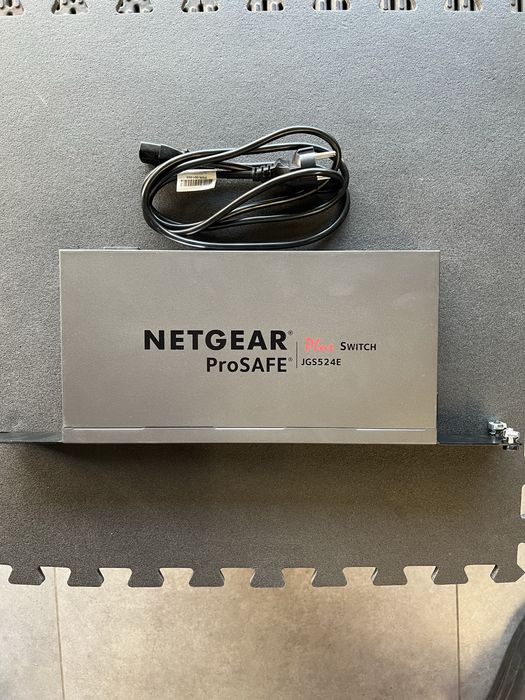 Switch Netgear ProSAFE Plus JGS524E v2 – 24 porty Gigabit