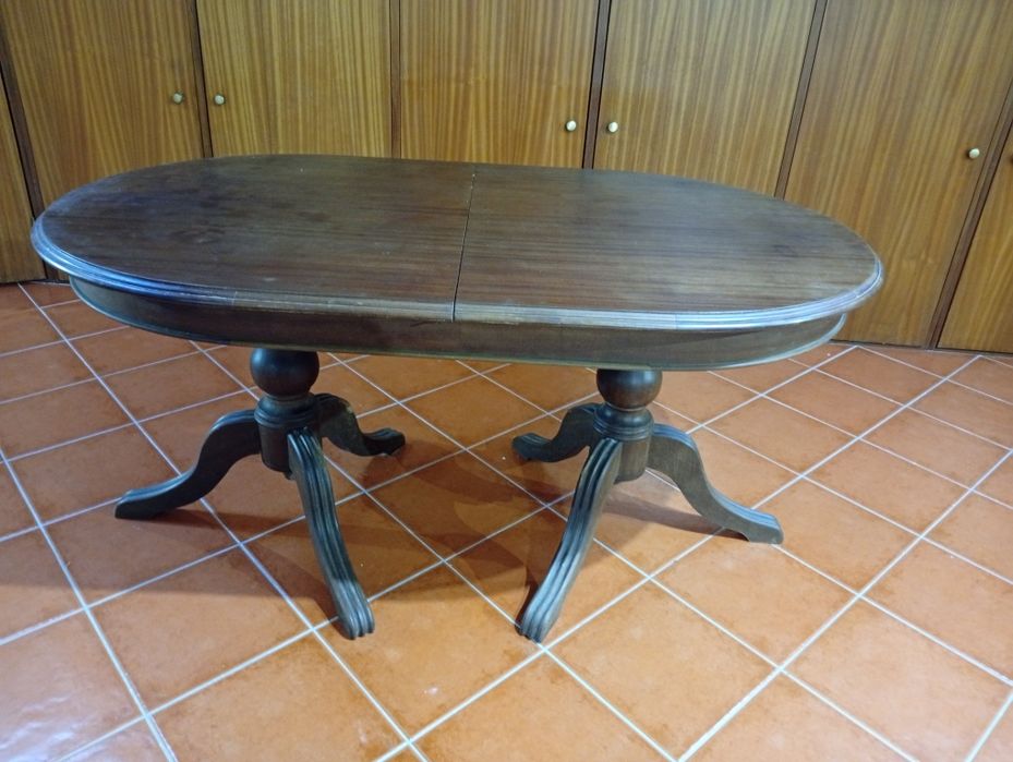 Mesa de sala extencivel mais 6 cadeiras