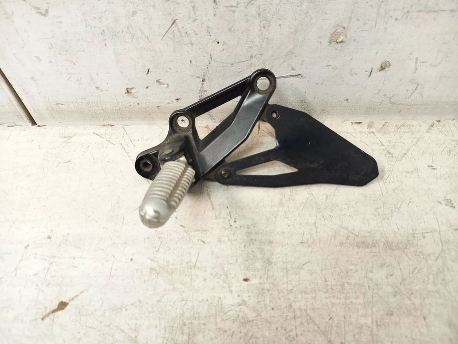 Ducati Streetfighter mocowanie wspornik dzwigni podnóżka przod lewy