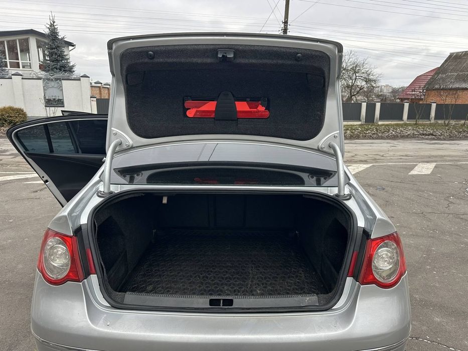 Фольксваген Пасат  В6