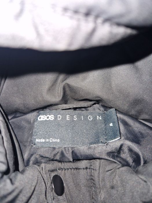Kurtka czarna  M
ASOS Design

Rodzaj

Kurtka zimowa

Kolor

Czarny