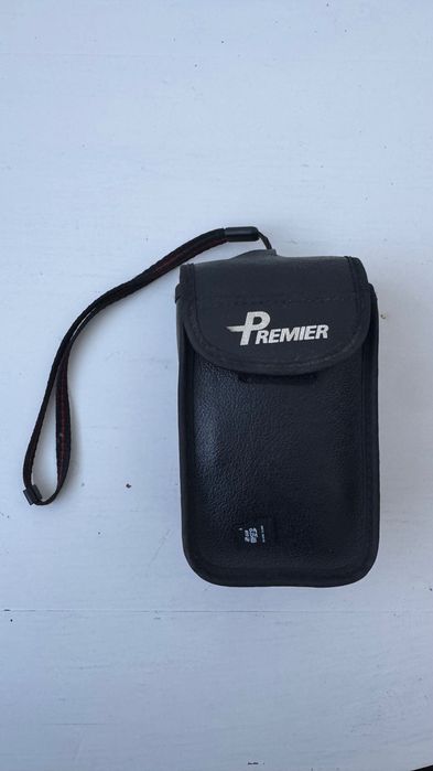 Câmara analógica Premier PC-6611 com flash.