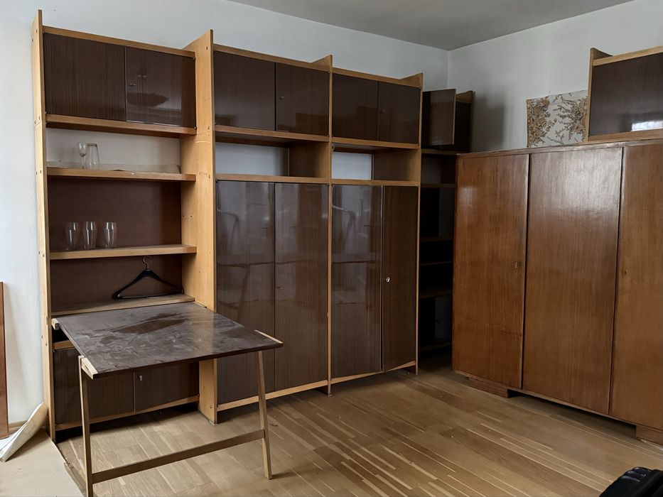 Oddam ZA DARMO meble: pojemna meblościanka, szafa i stół (PRL / vintage)