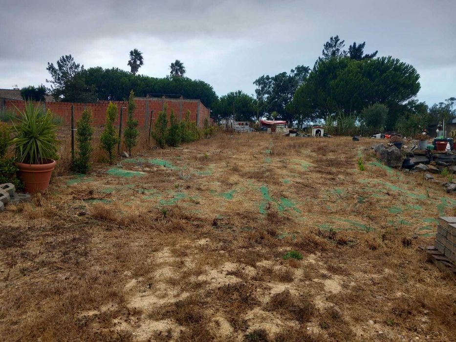 Terreno urbano 858m2 , Lourinhã/São Bartolomeu Galegos