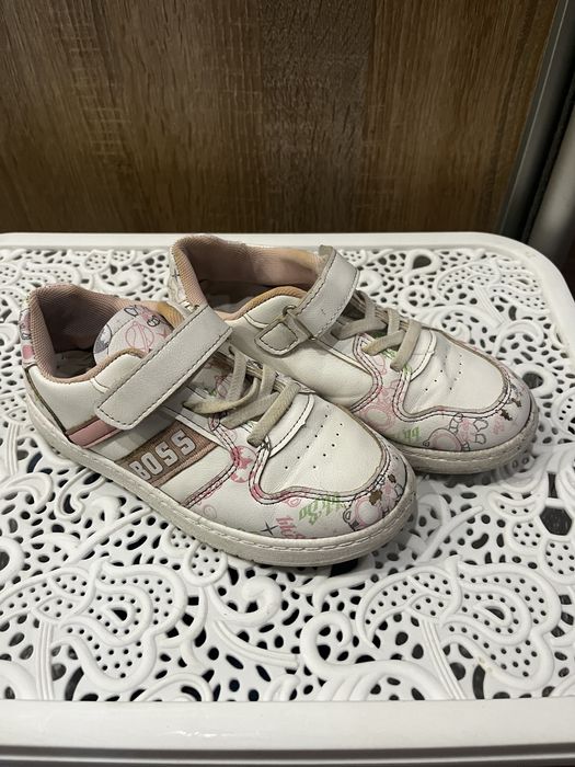 Кросівки доя дівчинки