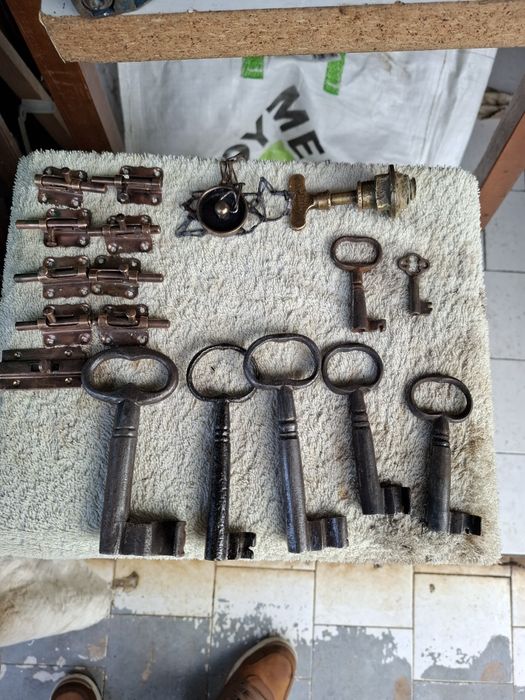 Chaves antigas em ferro das fechaduras antigas em ferro