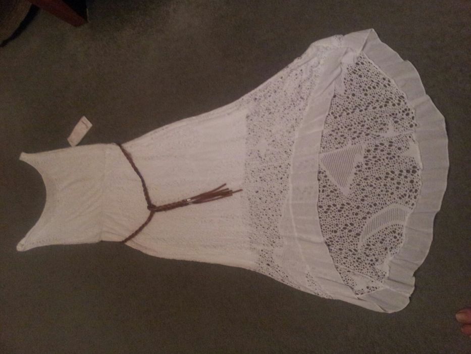 Nowa sukienka ażurowa.