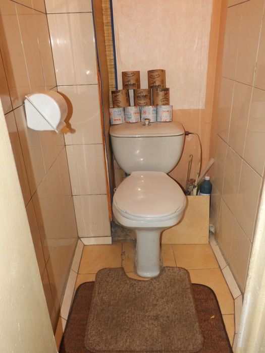 Здається кімната. Метро Харьківська, Вирлиця