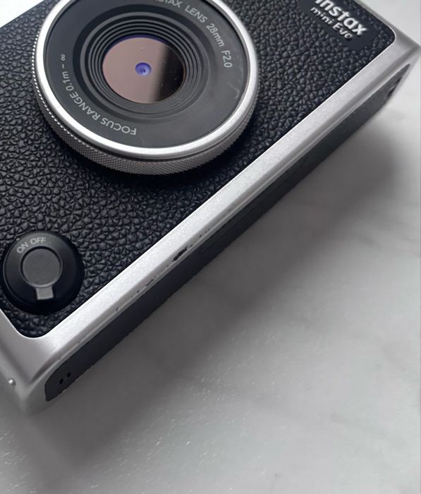 Фотокамера миттєвого друку (полароид) Fujifilm Instax Mini Evo Black