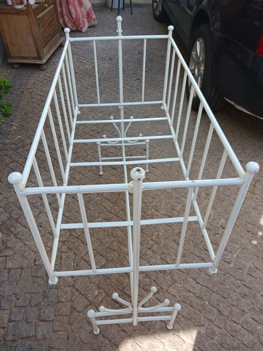 Cama em ferro   bebé