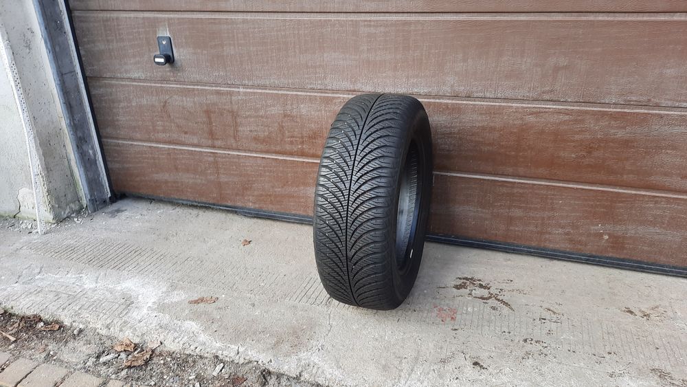 Goodyear 215/60 R16 Vector 4Seasons gen-2