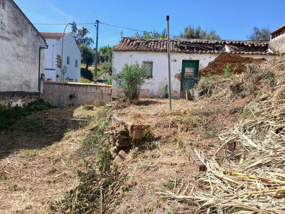 Oportunidade Abrantes 2 Casas (48e55 m2) p/ Recuperar c/ 450m2 Terreno