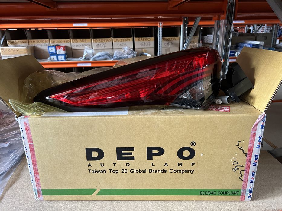 Ліхтар задній лівий Toyota Highlander 2021