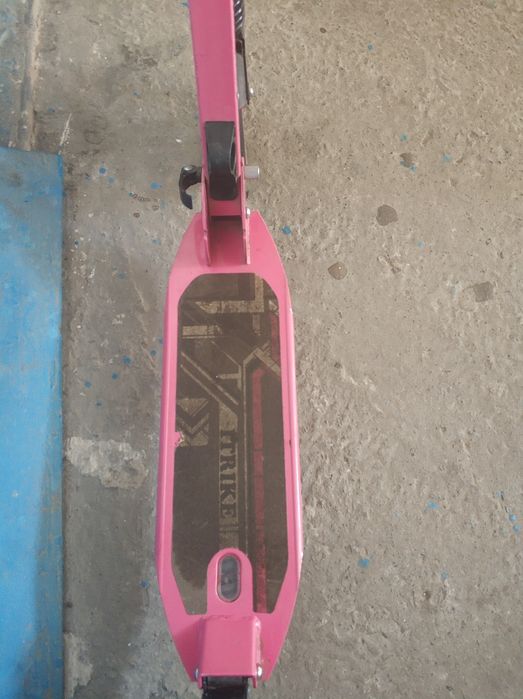 Самокат для дівчинки