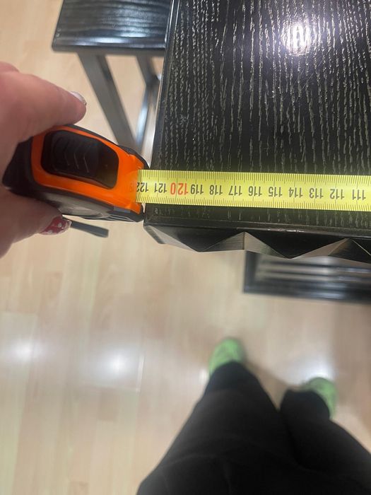 Bar/Receção         

•Medidas:
Largura 1,21
Comp