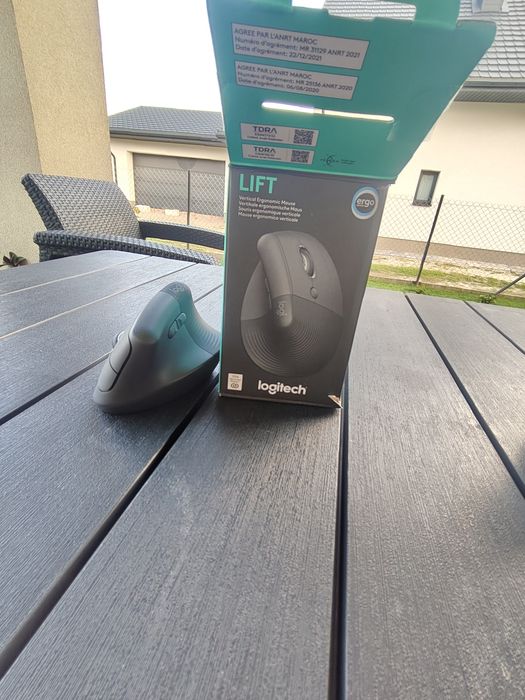 Sprzedam Myszkę Lift logitech