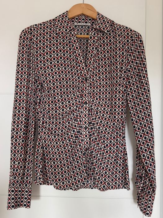 Blusa cintada estampada