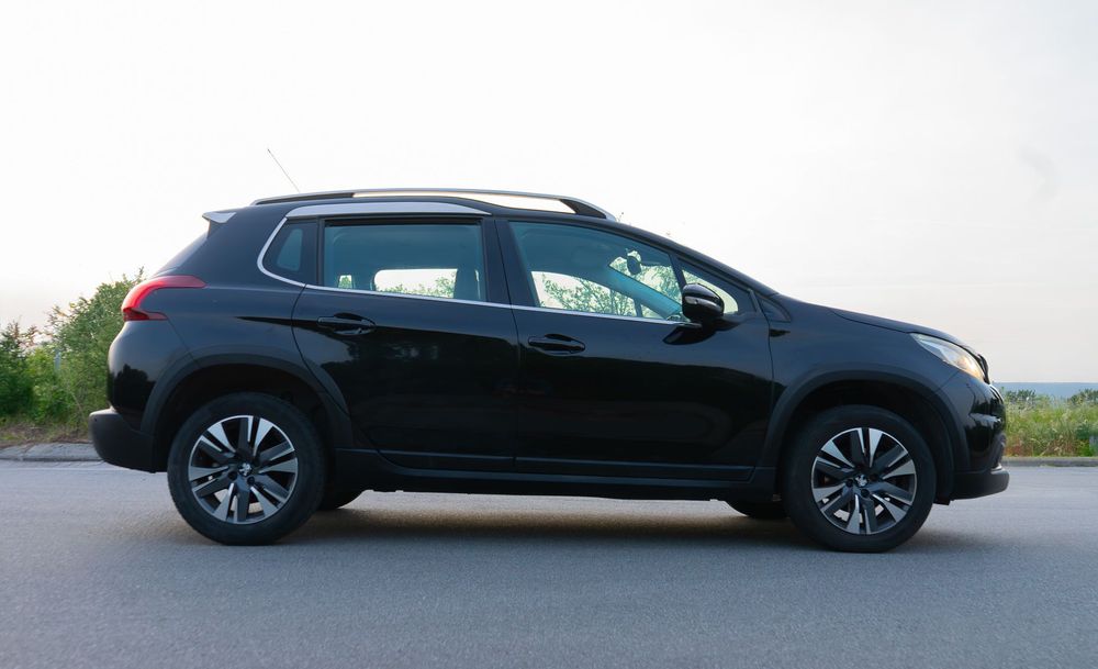 Peugeot 2008 Allure | C\Camera – CarPlay – Hill Climb Control – Luzes de ambiente