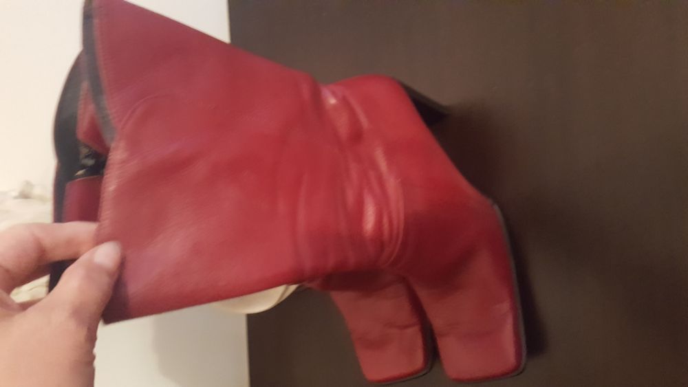 Botas bordeu de pele