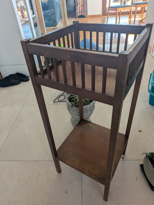 Kwietnik stary drewniany kwiaty