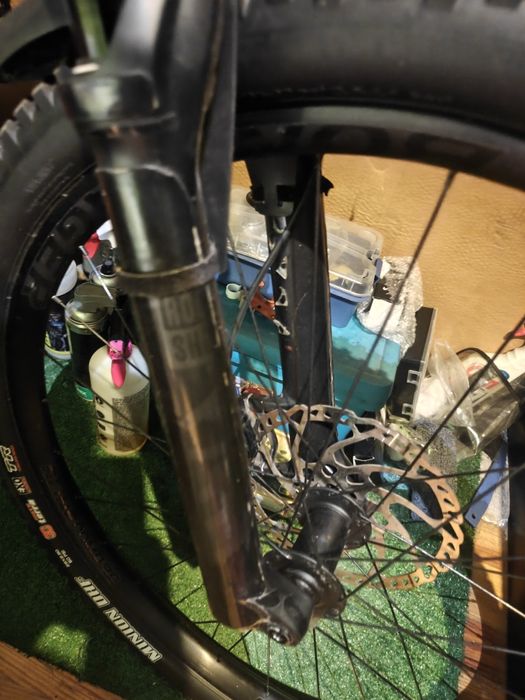 RockShox Yari RC 29 150mm skoku