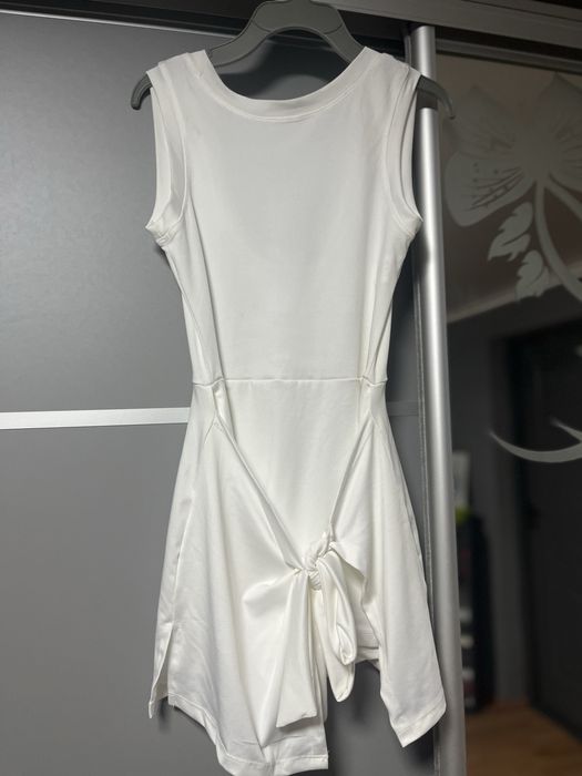 Жіноча спортивна сукня з шортами