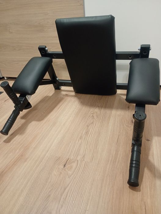 Krzesło do robienia brzuszków i dipów