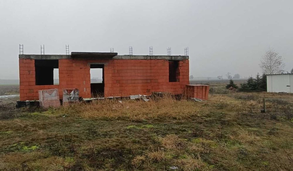 Działka z rozpoczętą budową - super lokalizacja!